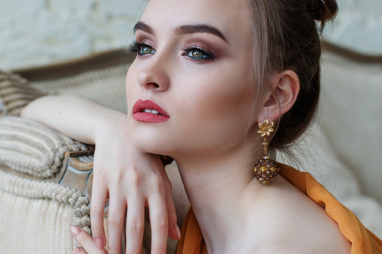 6 Tips to Absolutely Melt That Foundation Into Your Skin